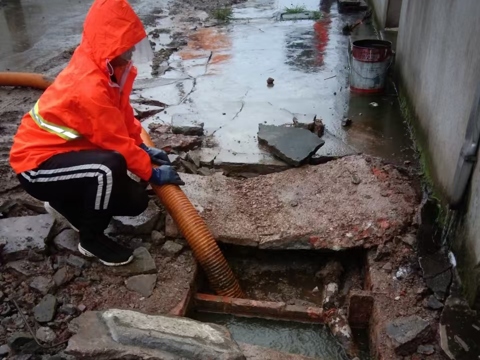 邢台专业清理污水池 炜誉市政以规范流程守护城市 “肠道”